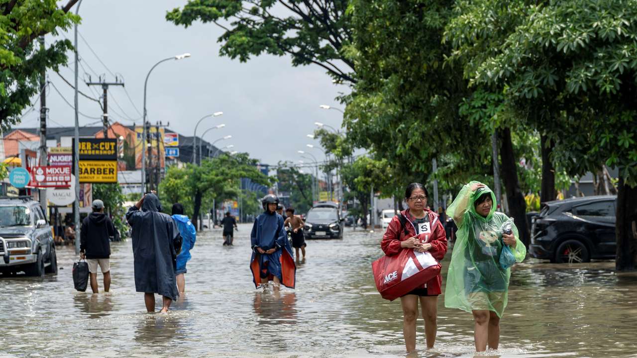 Floods hit Bali