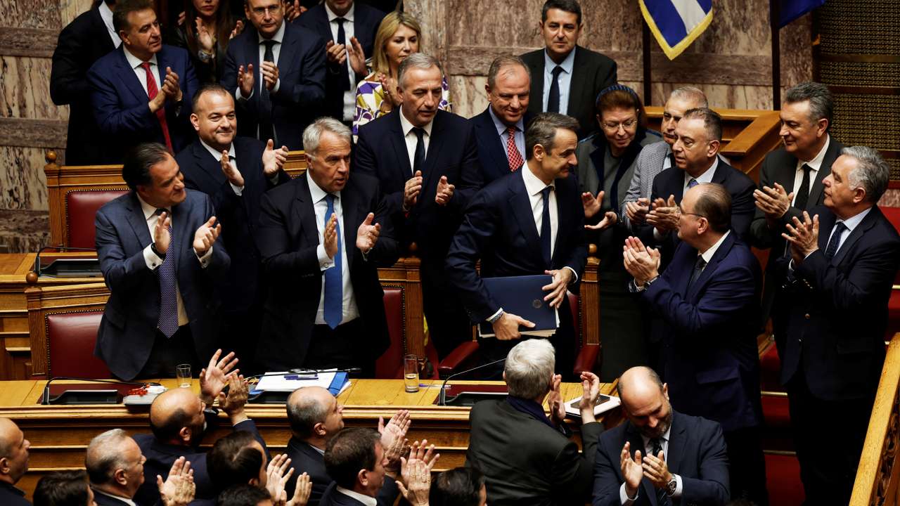 Greek government faces confidence vote