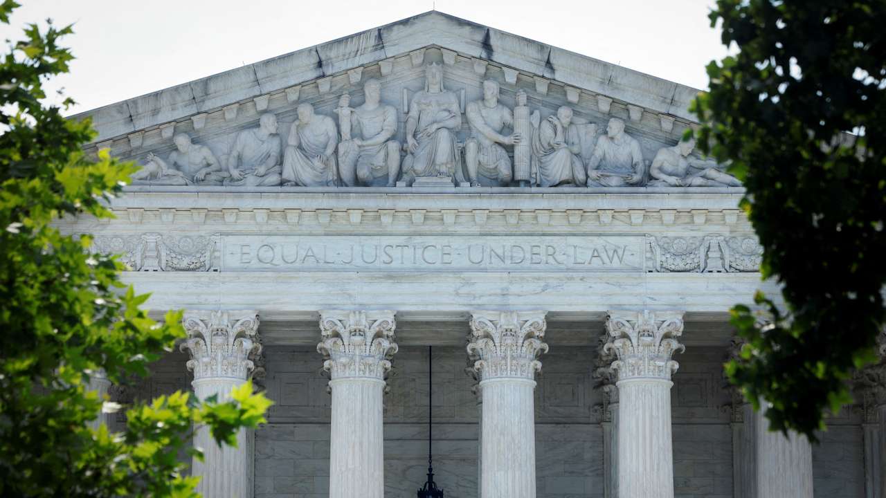 FILE PHOTO: The U.S. Supreme Court building in Washington