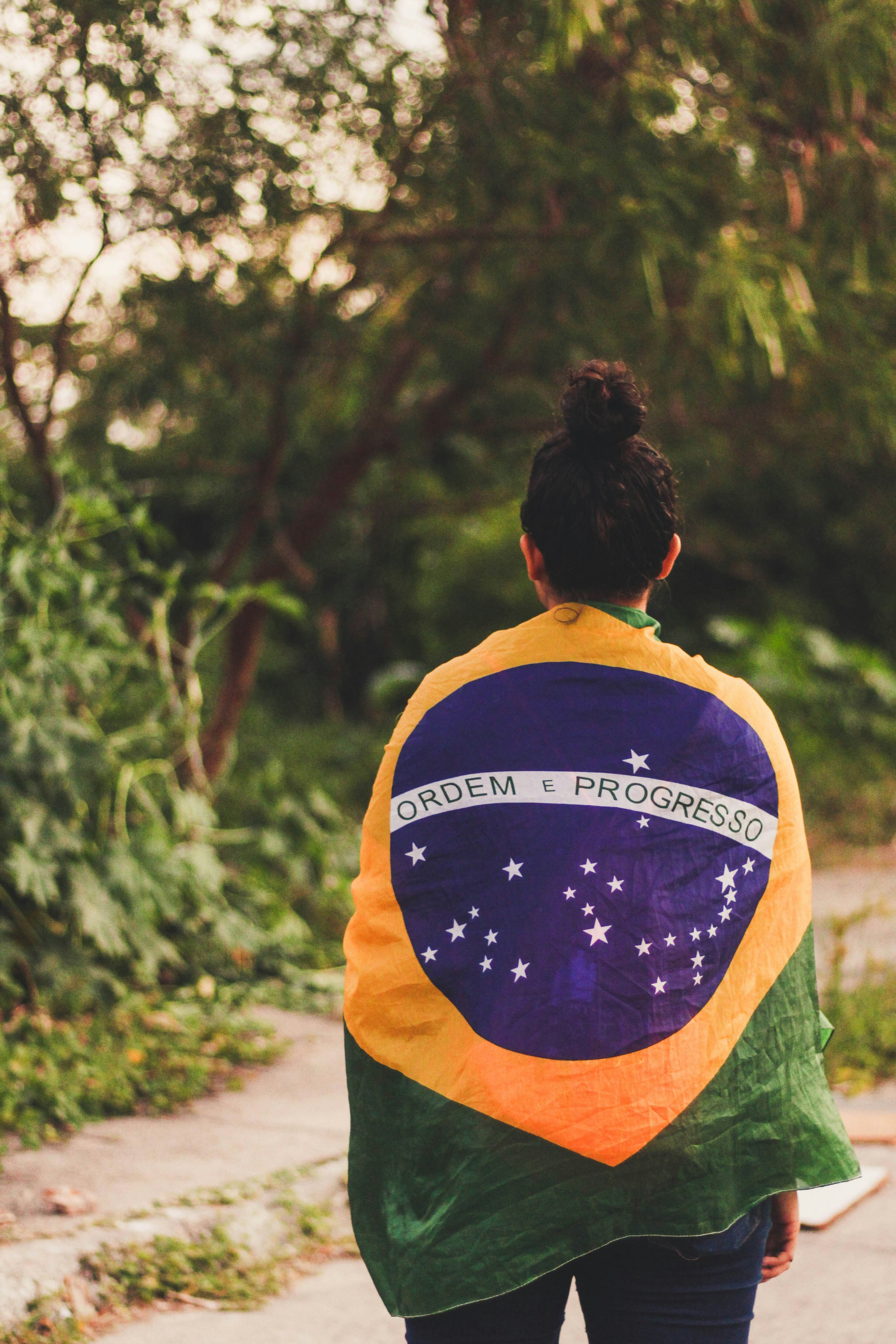 Mulher-bandeira-do-brasil