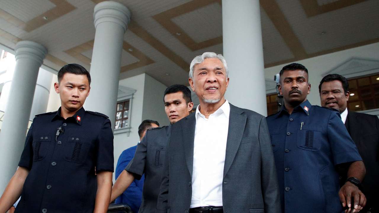 Malaysia court drops corruption charges against deputy Prime Minister