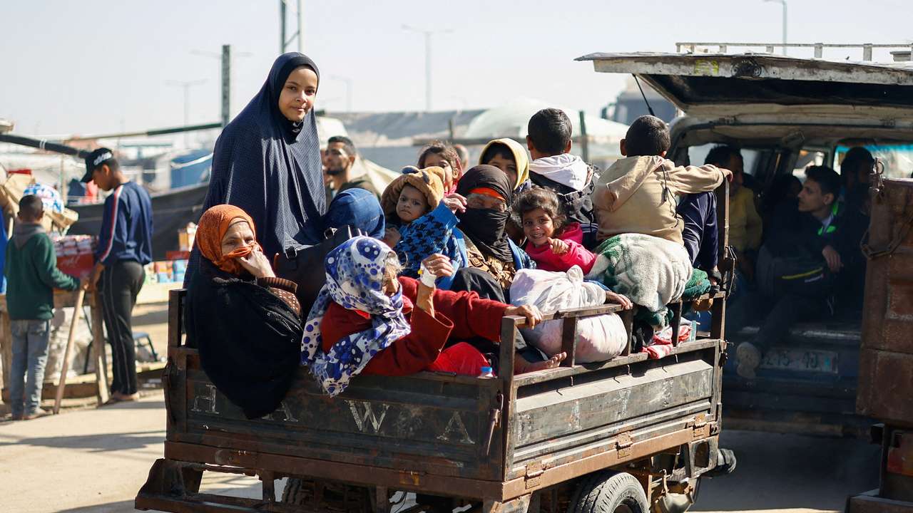 Palestinians fleeing Khan Younis, due to the Israeli ground operation, arrive in Rafah