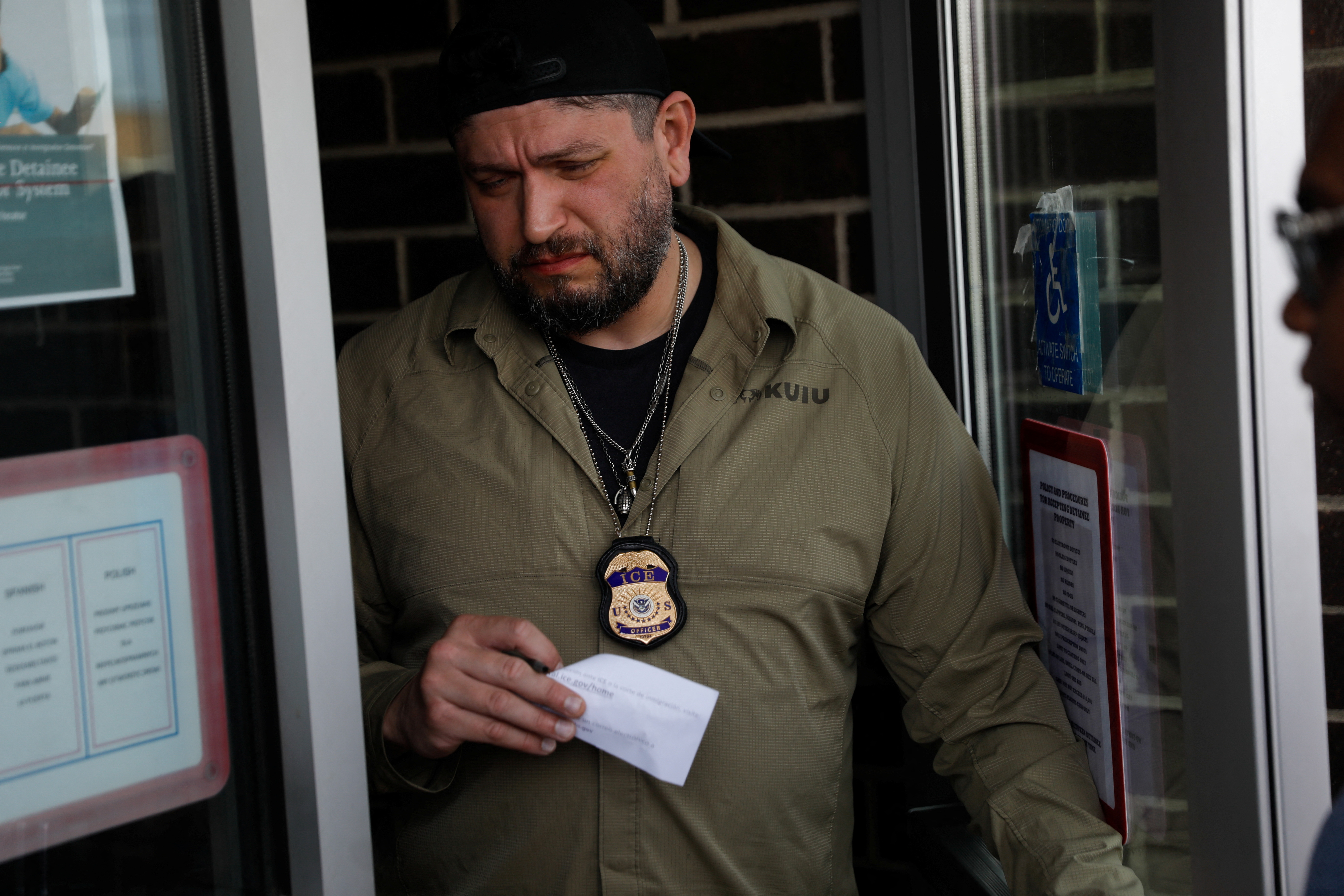 Migrants Report for Scheduled ICE Appointments