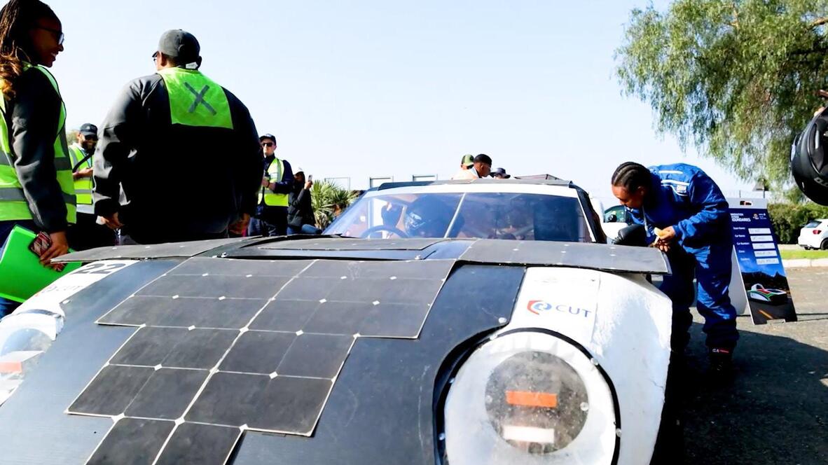 Young Engineers Race Solar Cars Across South Africa