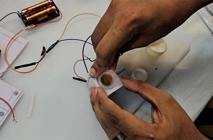smallest-washing-machine-being-demonstrated