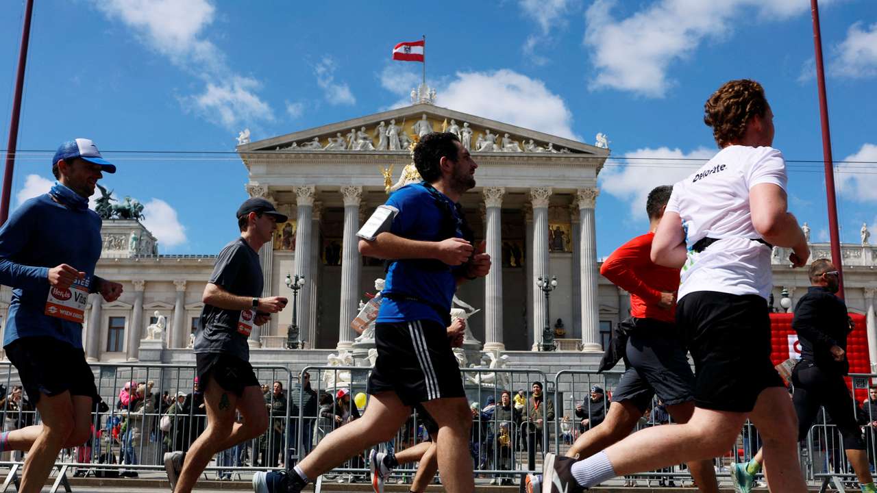 FILE PHOTO: Vienna City Marathon