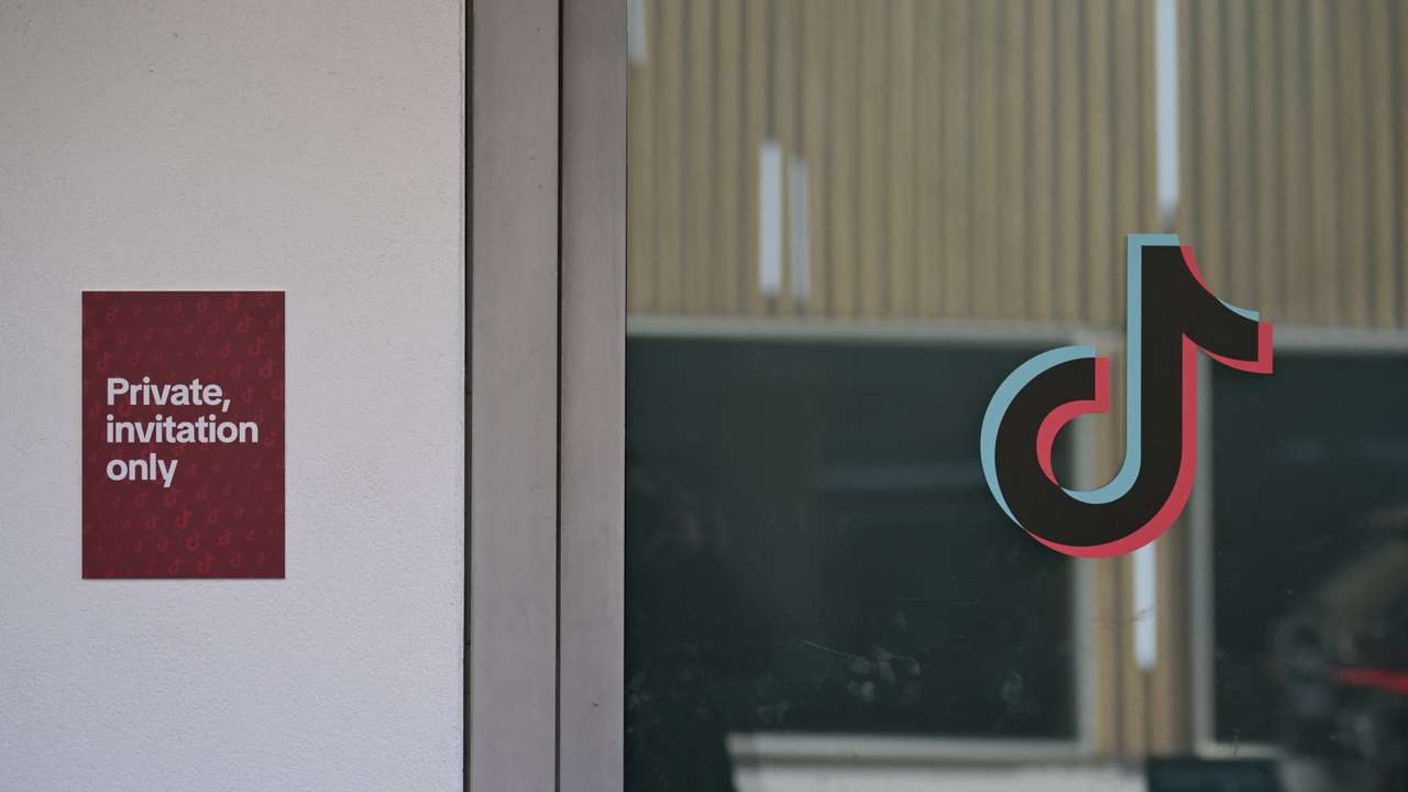 56th annual World Economic Forum (WEF) meeting, in Davos