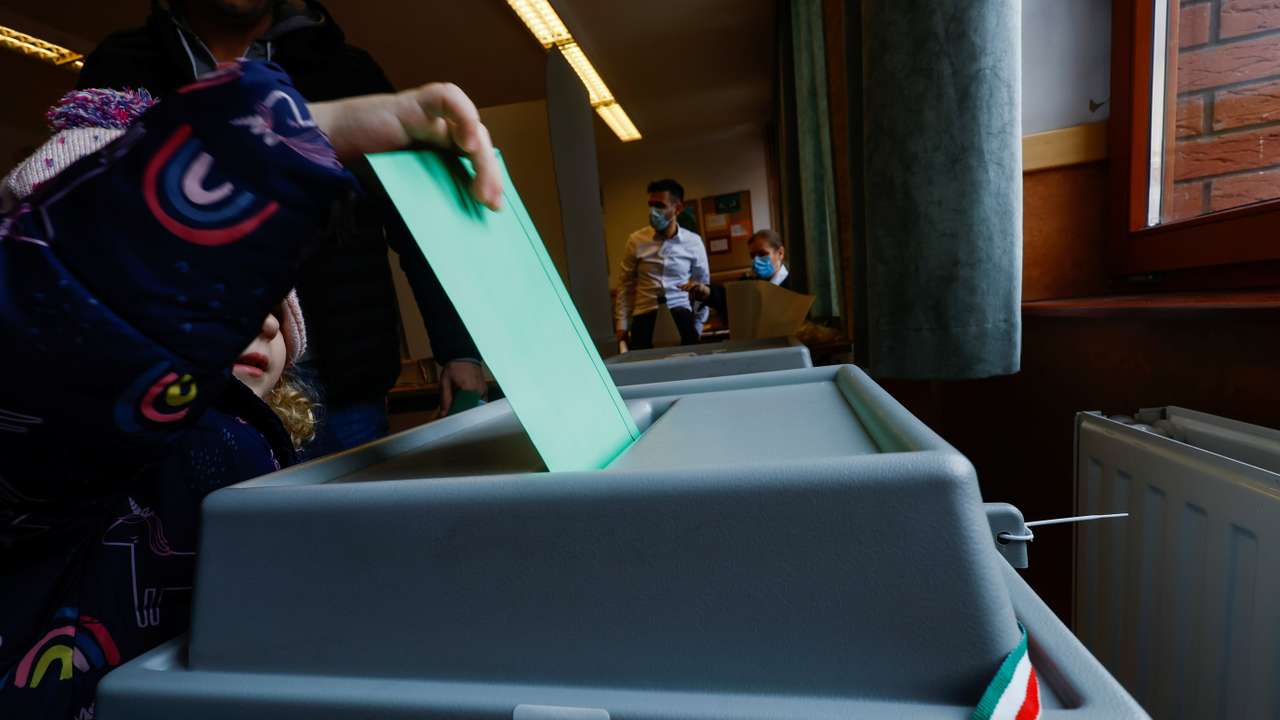 Hungarian parliamentary elections in Veresegyhaz