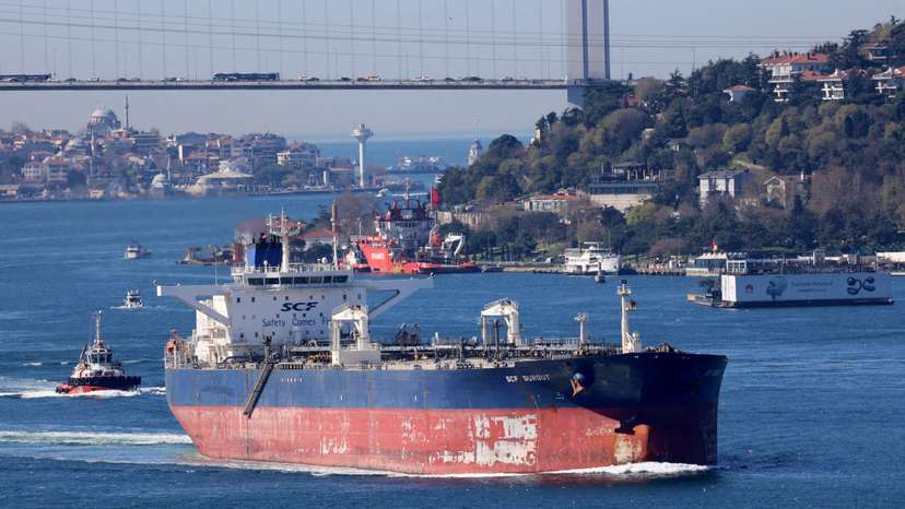 FILE PHOTO: FILE PHOTO: Crude oil tanker SCF Surgut, owned by Russia's leading tanker group Sovcomflot, transits Istanbul's Bosphorus