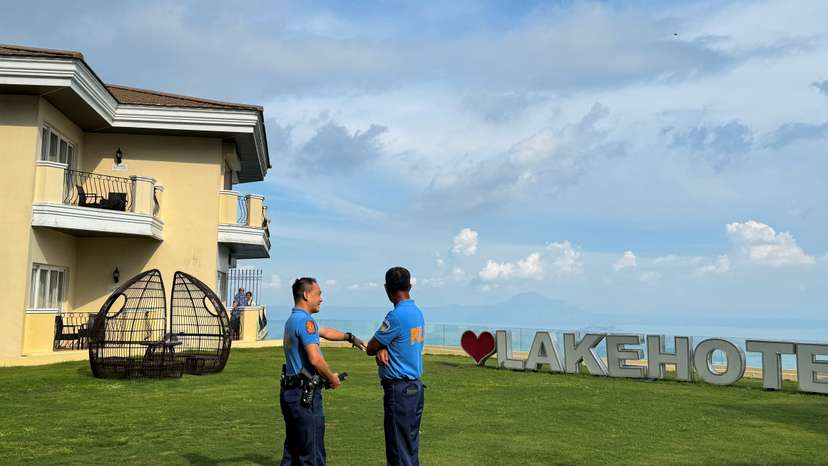 Philippine police investigates murder of Australian couple