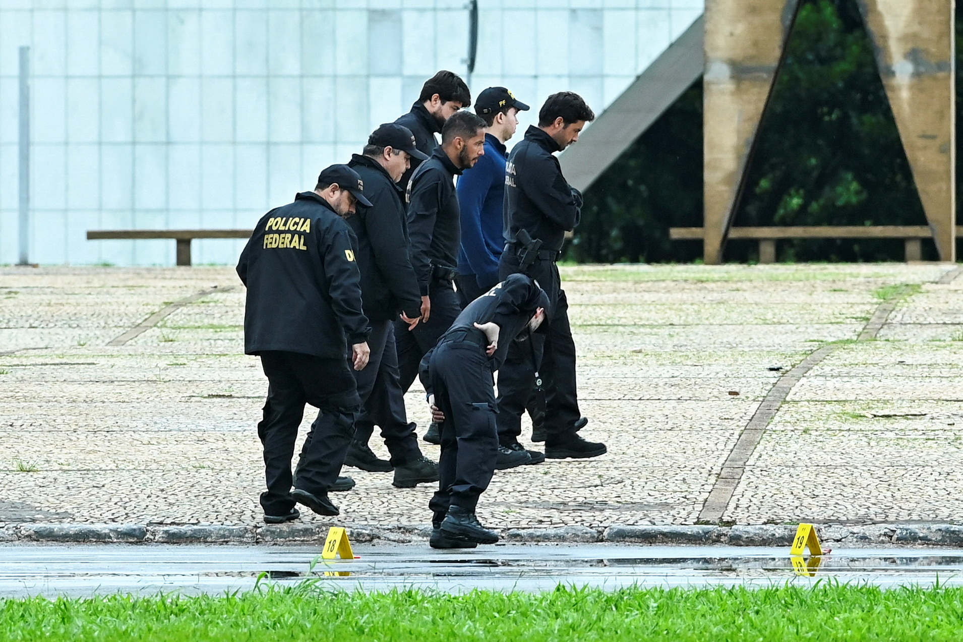 Suspected bomber dead after trying to enter Brazil's top court