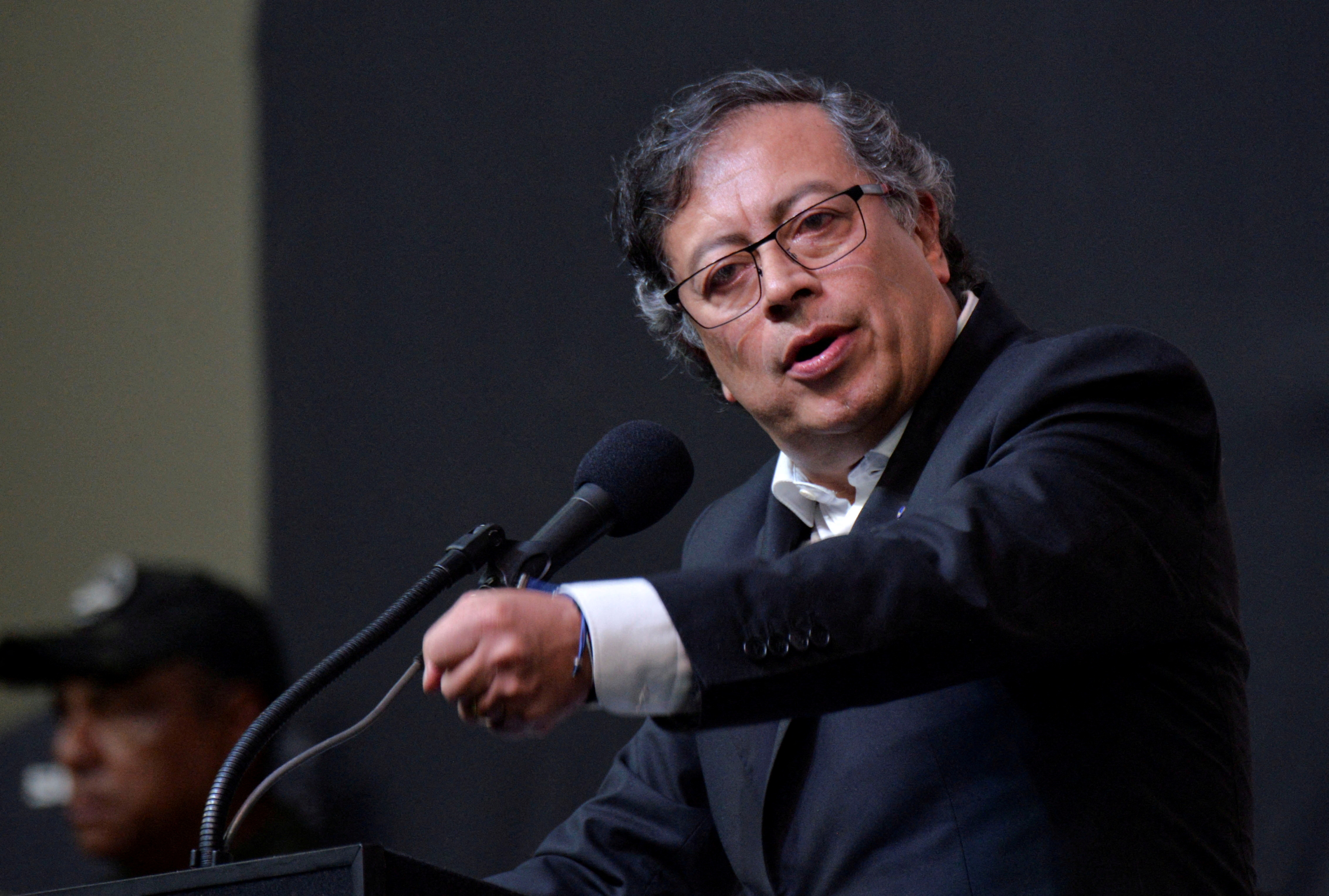 FILE PHOTO: Colombia and ELN rebels begin six-month ceasefire