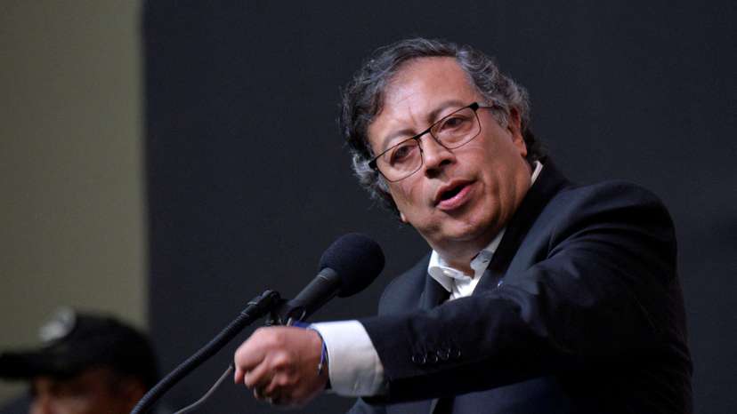 FILE PHOTO: Colombia and ELN rebels begin six-month ceasefire