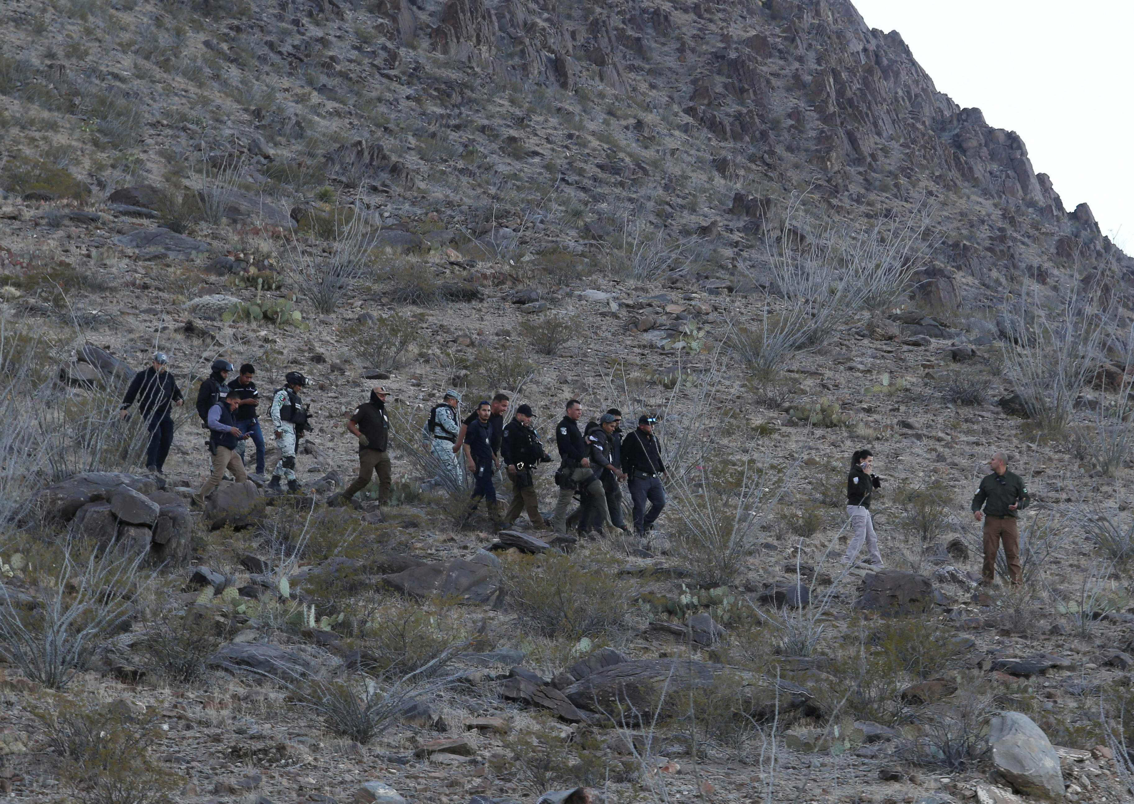 Authorities detain two suspects in death of National Institute of Migration agent