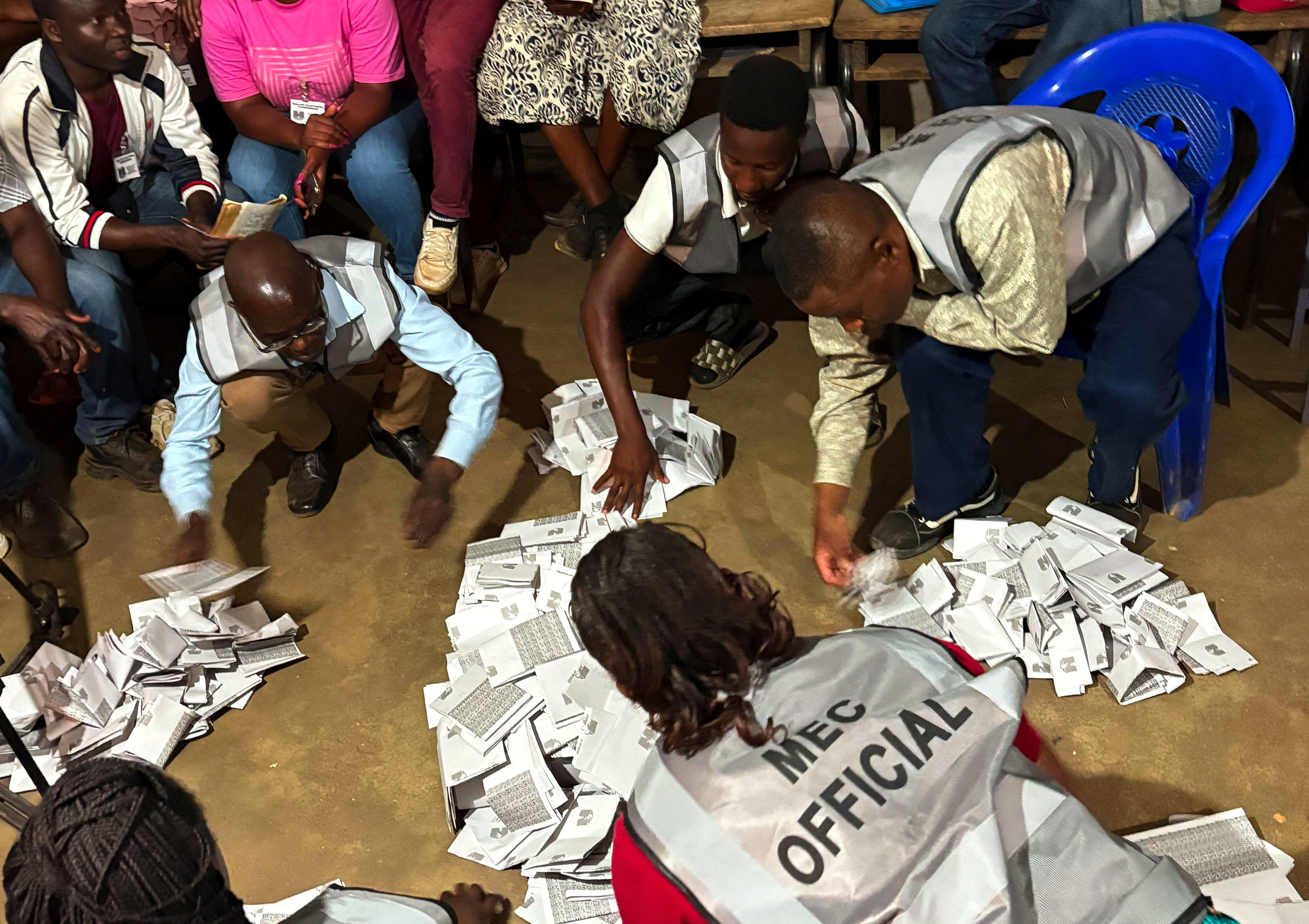 Malawi votes for president with economic woes looming large
