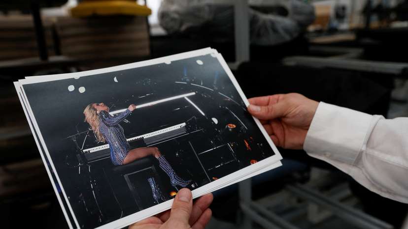 Hidrau, a factory from Valencia that makes benches for renowned artists, resumes business nearly a year after the October 2024 floods