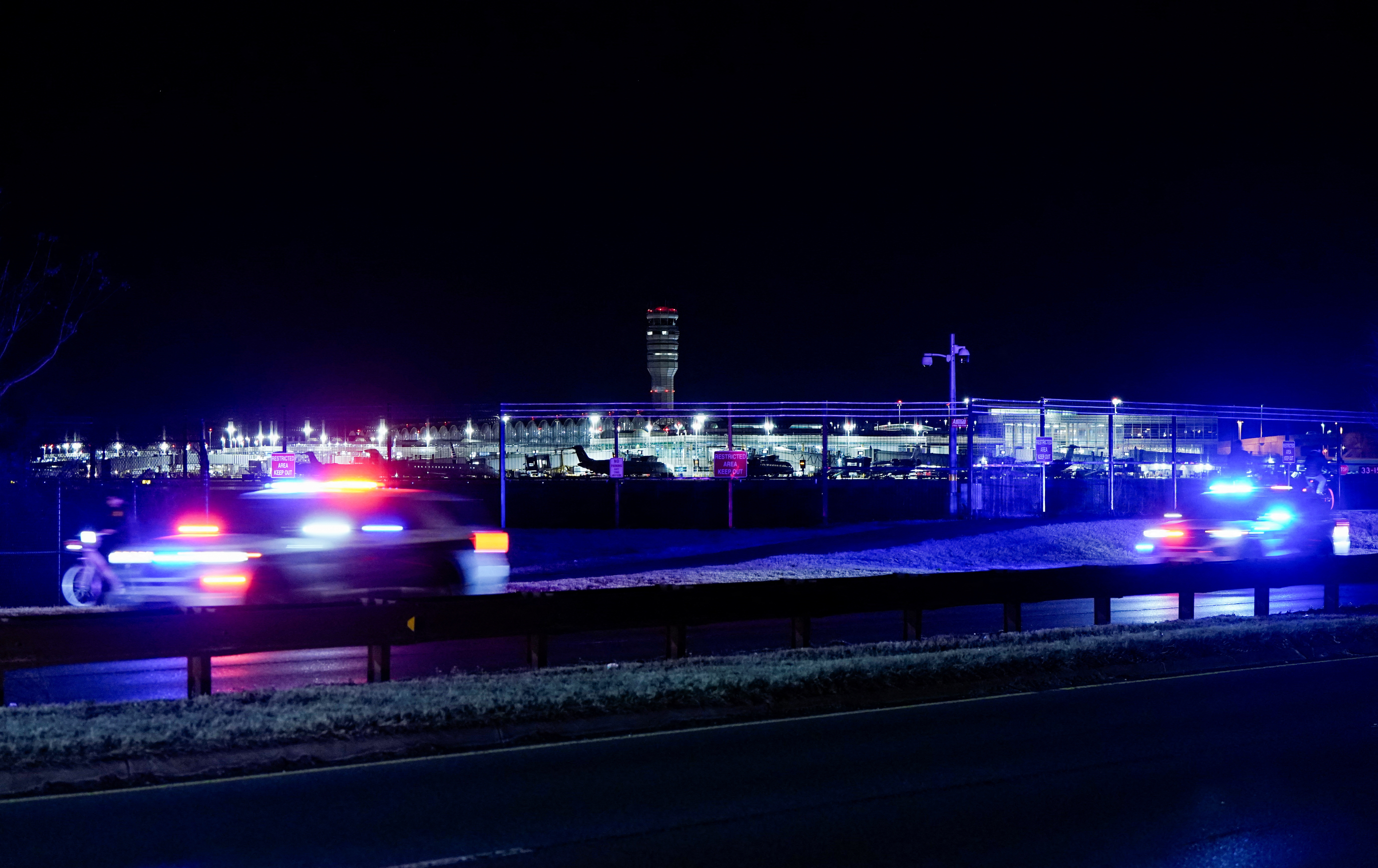 American Eagle aircraft crashes in the Potomac River near Ronald Reagan Washington National Airport