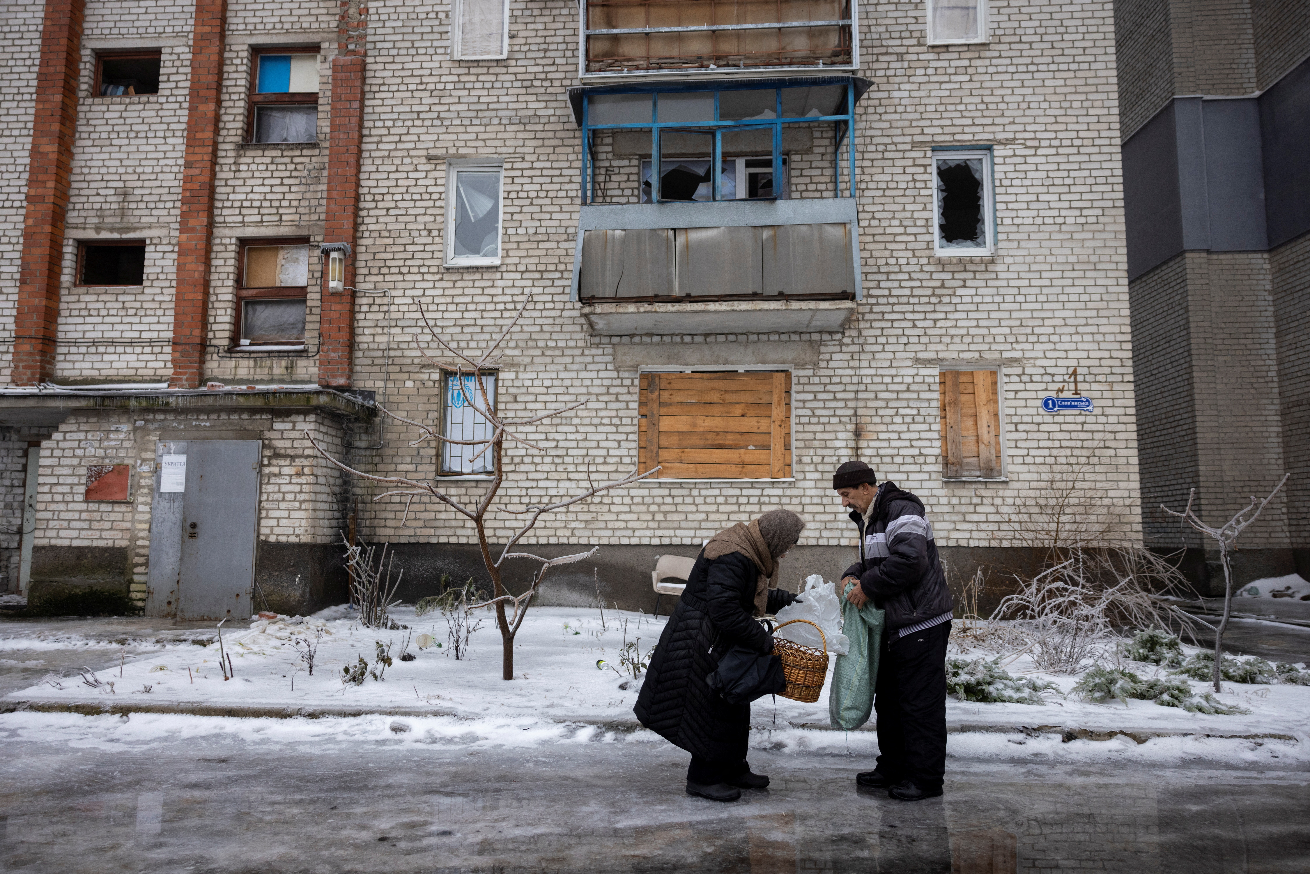 A year after liberation, east Ukrainian town of Lyman struggles on in the wreckage of war as winter hits.
