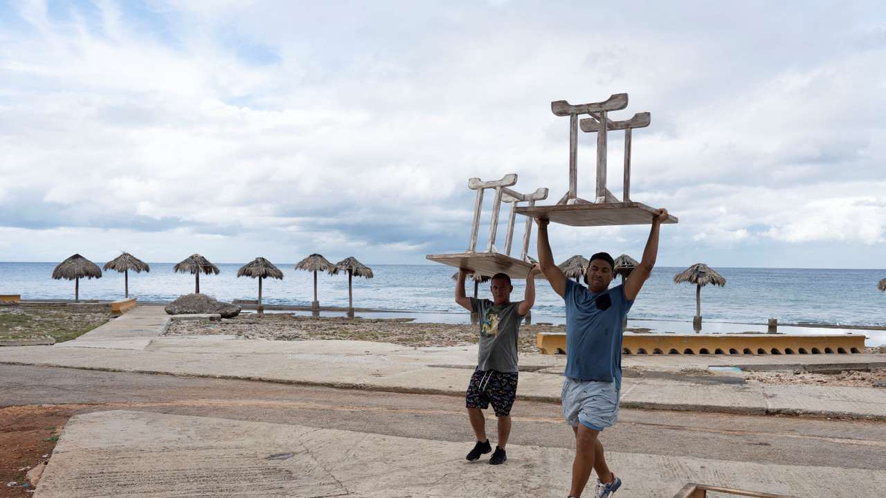 Tropical cyclone to hit Cuba as with hurricane strength