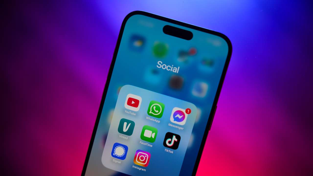 Social Media And Tech Illustrations