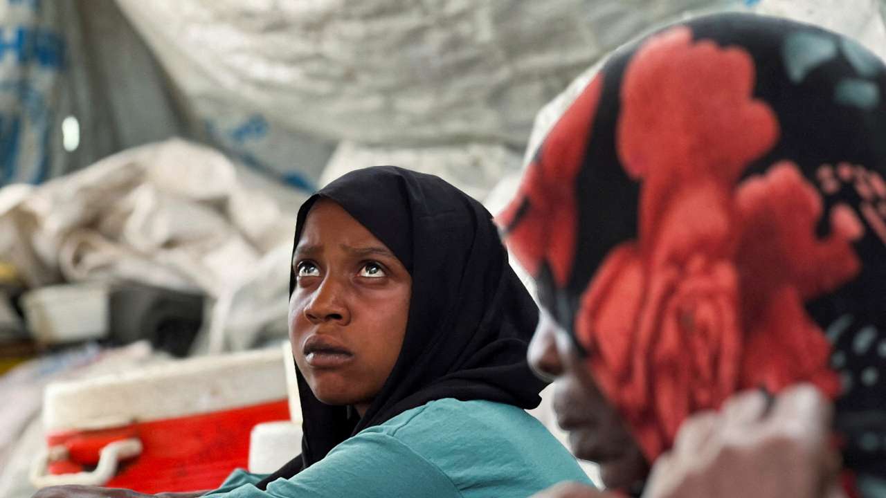 FILE PHOTO: Families displaced by RSF advances in Sudan's El Gezira and Sennar states shelter at the Omar ibn al-Khattab displacement site, Kassala state