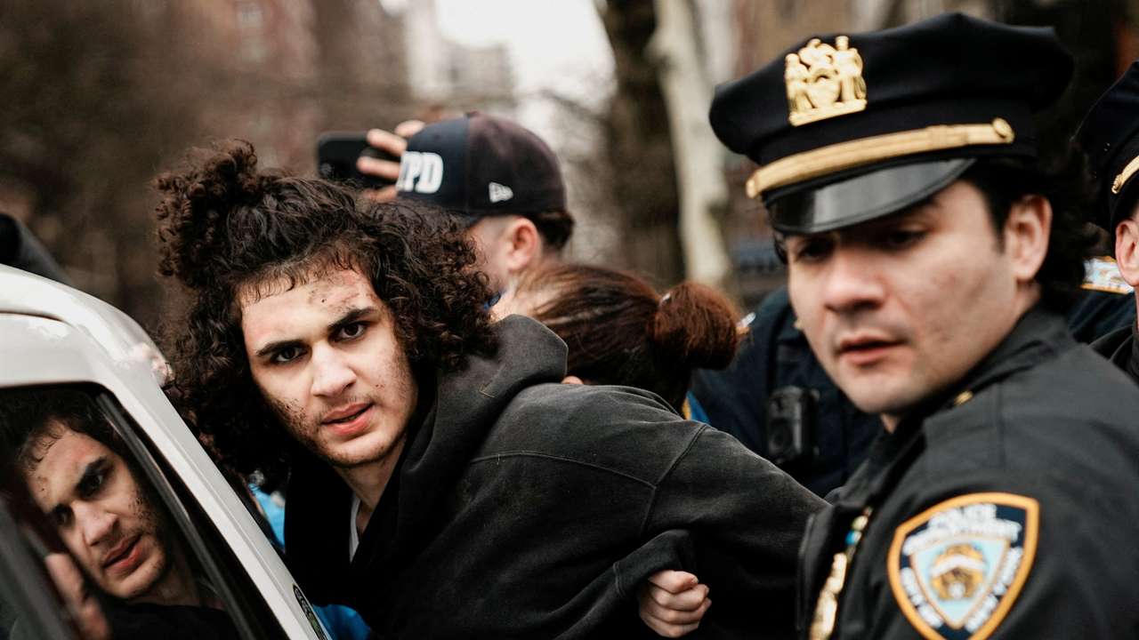 People protest outside the Gracie Mansion residence of Mayor Mamdani in New York