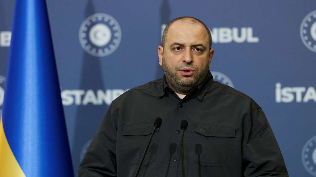 FILE PHOTO: Ukraine and Russia set to hold peace talks in Turkey