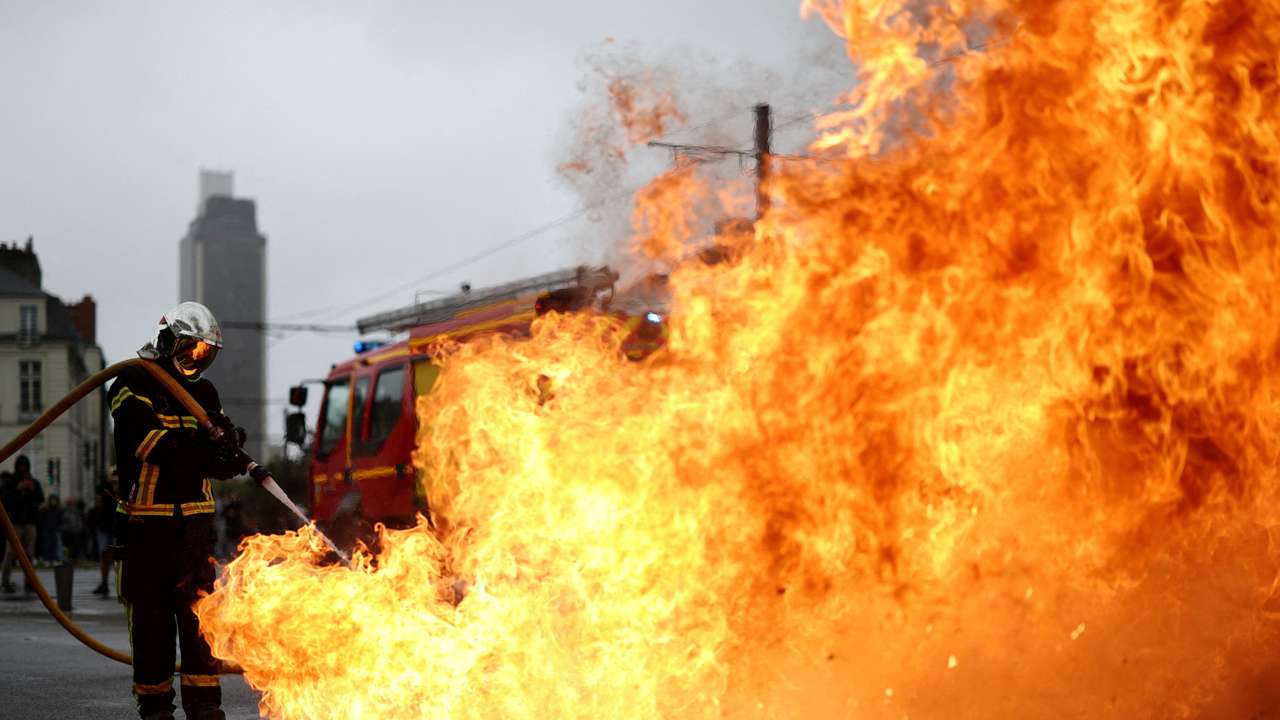 Day of protests calling to "Block Everything" in France