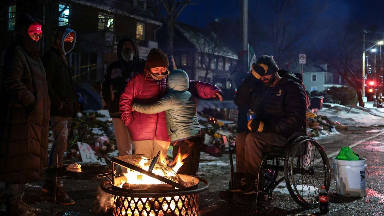 Fabiola visits the memorial for Renee Nicole Good, who was fatally shot by a U.S. Immigration and Customs Enforcement (ICE) agent in Minneapolis.